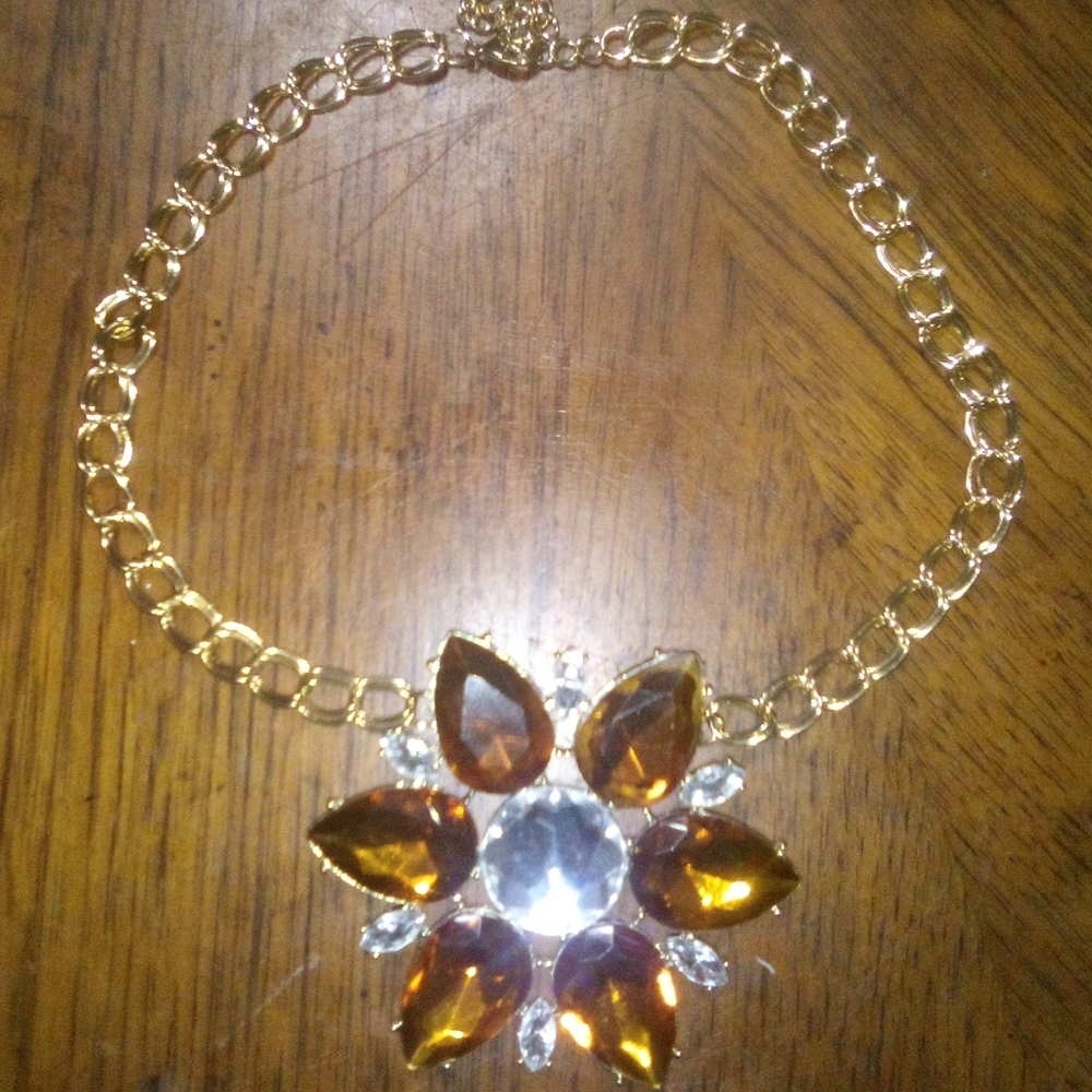 Beautiful necklace - Picture 1 of 1